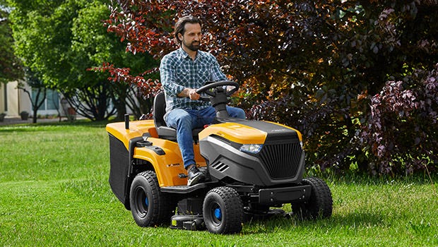 Akumulátorový zahradní traktor