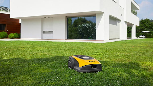 Kabelgeführter Mähroboter