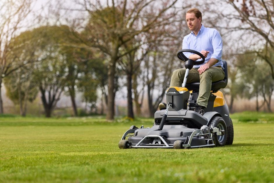 Petrol front mower Park 500 W STIGA