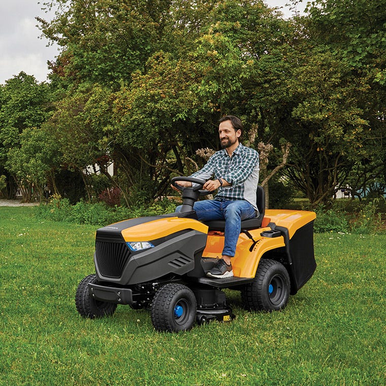 Akumulátorový zahradní traktor