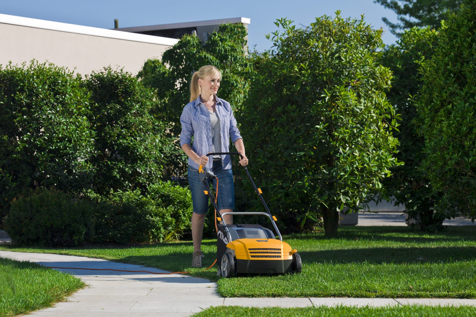 STIGA electric scarifier helps you prepare the grass and soil for spring and summer